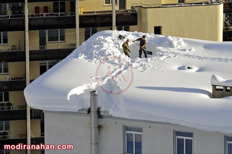 بار برف سنگین روی ساختمان